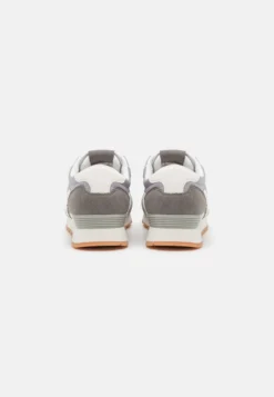 Baskets Basses - Grey -Chaussure Boutique 97432963a871479bab9a11b9af6f300c scaled