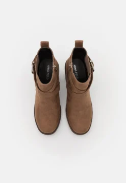 Bottines À Talons Hauts - Taupe -Chaussure Boutique c295bef82b1a40d6952ed941ebdd0c89 scaled