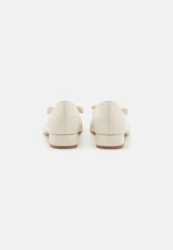 Leather Wide Fit - Ballerines - White -Chaussure Boutique d2f776029aac4fbb8eb798f3269be581 scaled