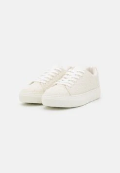 Baskets Basses - Off-White 8 Baskets Basses - Off-White -Chaussure Boutique eb7b164418c8464a827b0708f40bc634